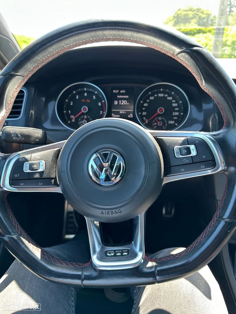 VW Golf GTI BlueMotion - 13