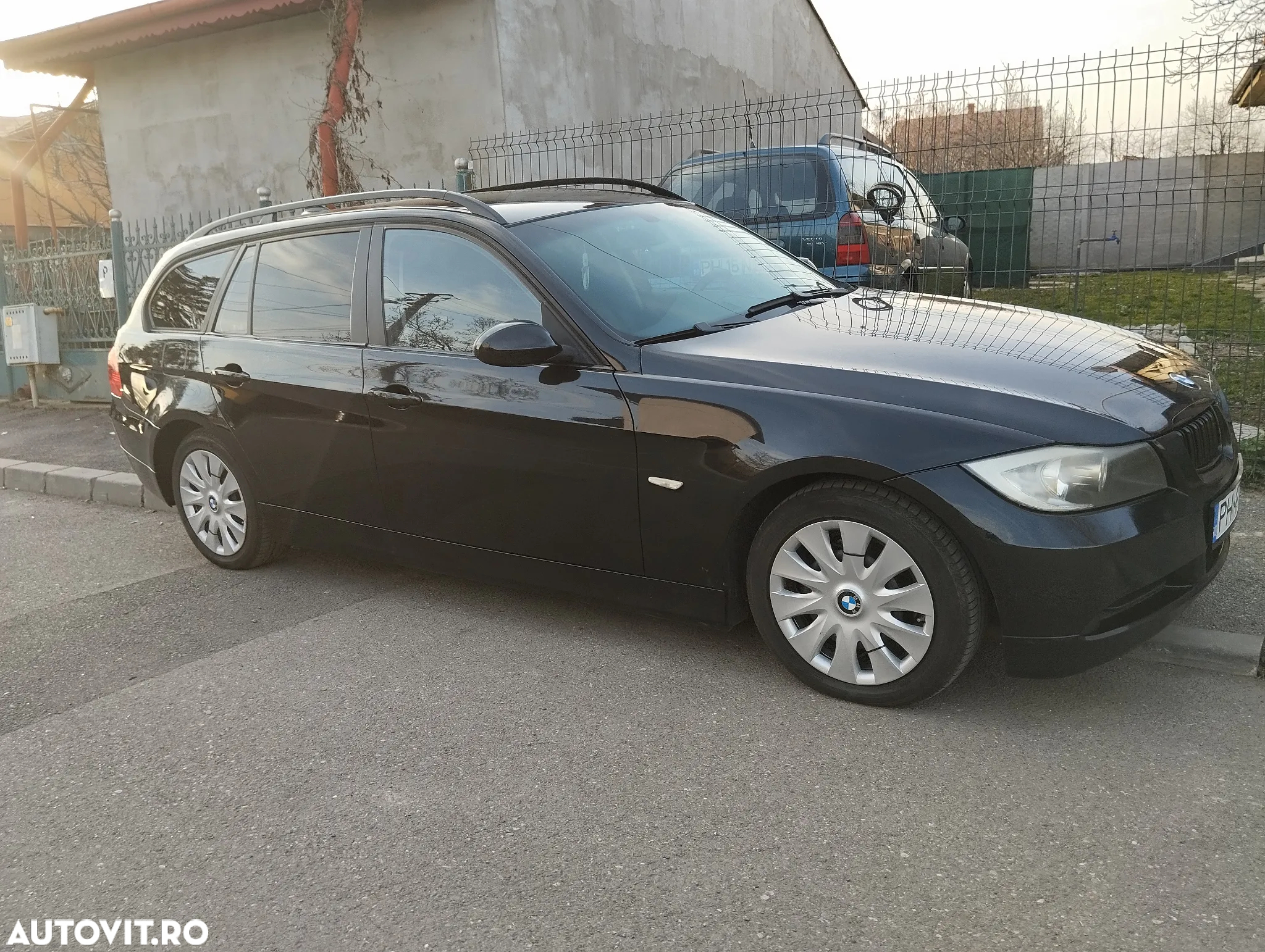 BMW Seria 3 318d DPF Touring - 11