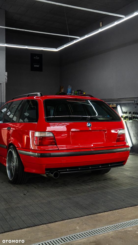 BMW Seria 3 323i - 18