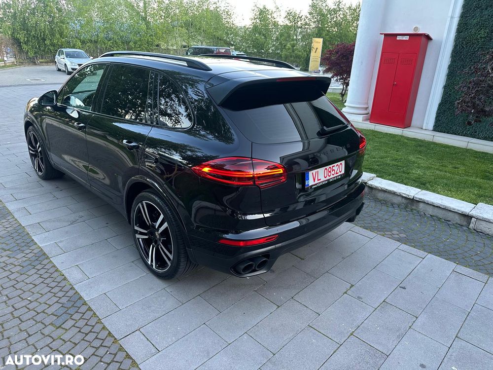 Porsche Cayenne Platinum Edition - 3