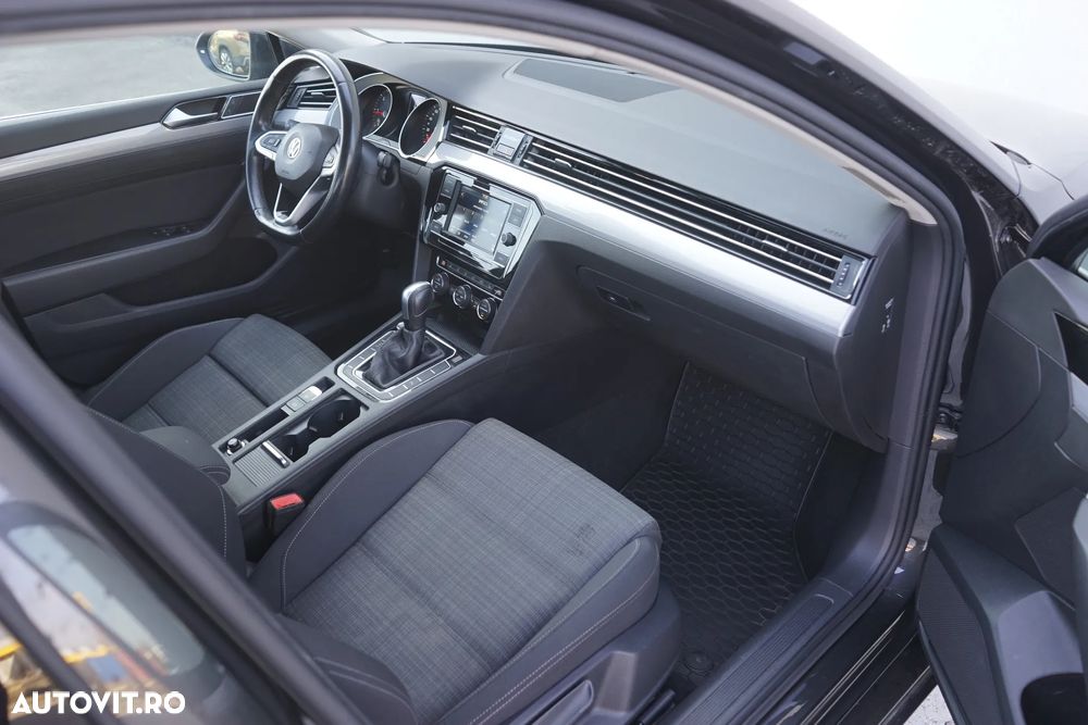 Volkswagen Passat - 23