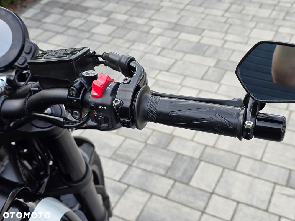 Yamaha XSR - 17