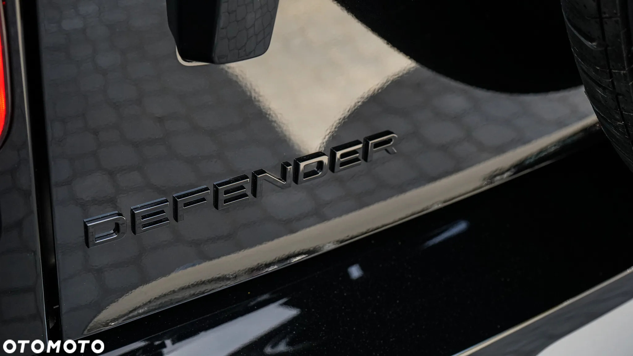 Land Rover Defender - 8