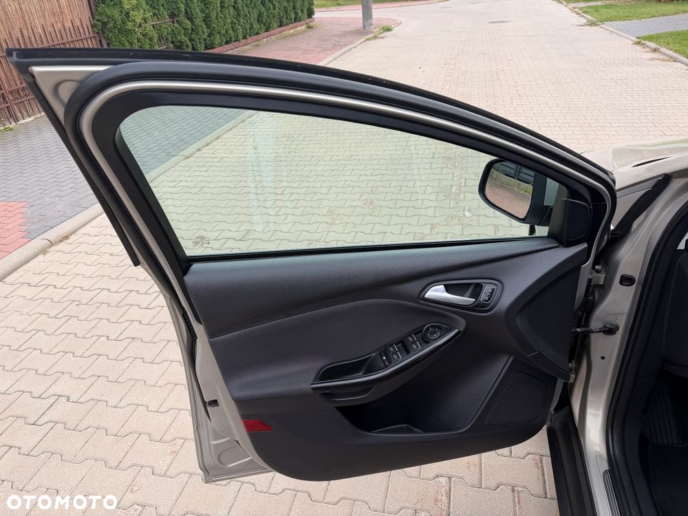 Ford Focus 2.0 TDCi DPF Start-Stopp-System Titanium - 29