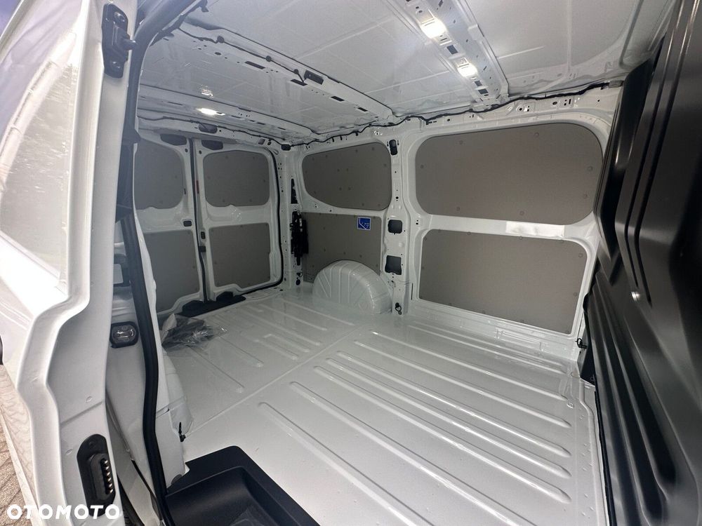 Volkswagen Transporter Transporter Furgon silnik: 2,0 l TDI 150 KM / skrzynia biegów: 8-biegowa automatyczna rozstaw osi: 3100 mm - 21