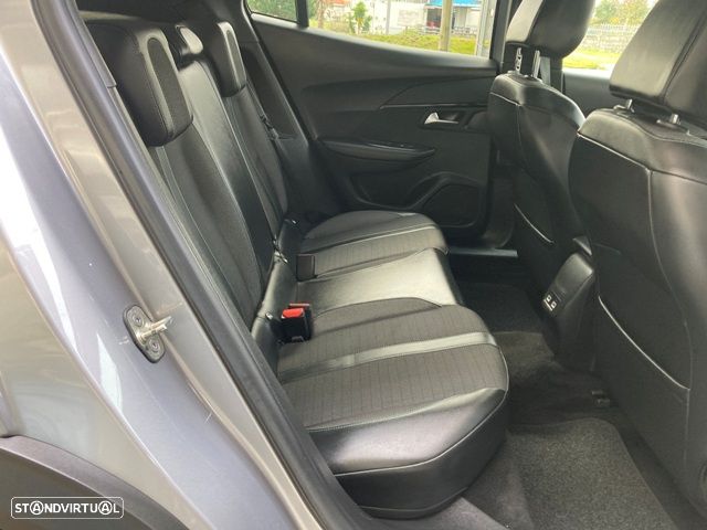 Peugeot e-2008 50 kWh Allure Pack - 38
