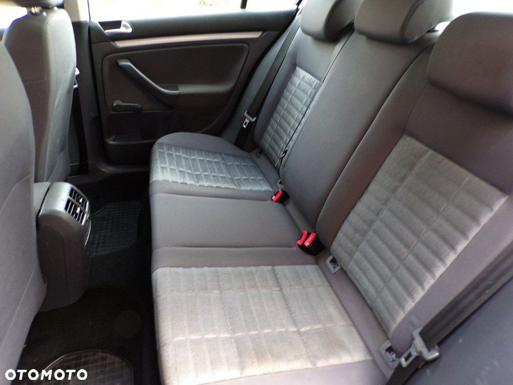 Volkswagen Golf - 26