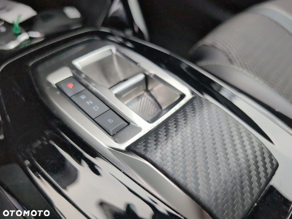 Peugeot 2008 54kWh GT - 16