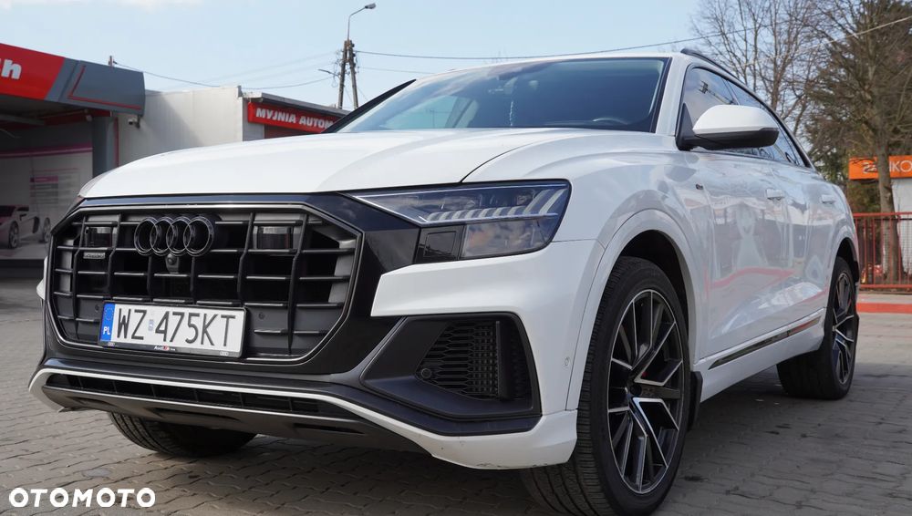Audi Q8 55 TFSI quattro tiptronic - 12