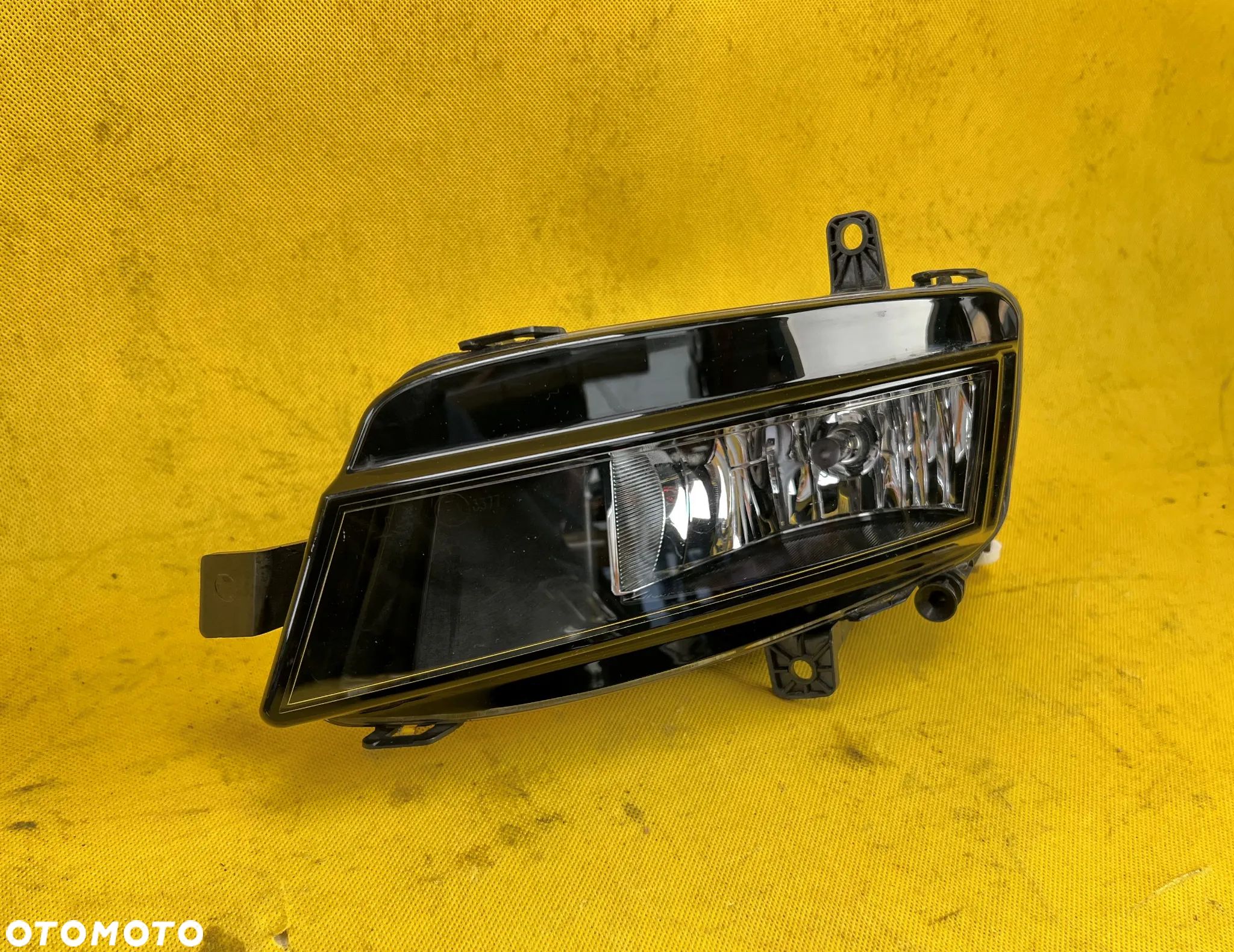 HALOGEN LEWY HELLA VW GOLF VII 5G0941661D ORYGINAŁ - 1