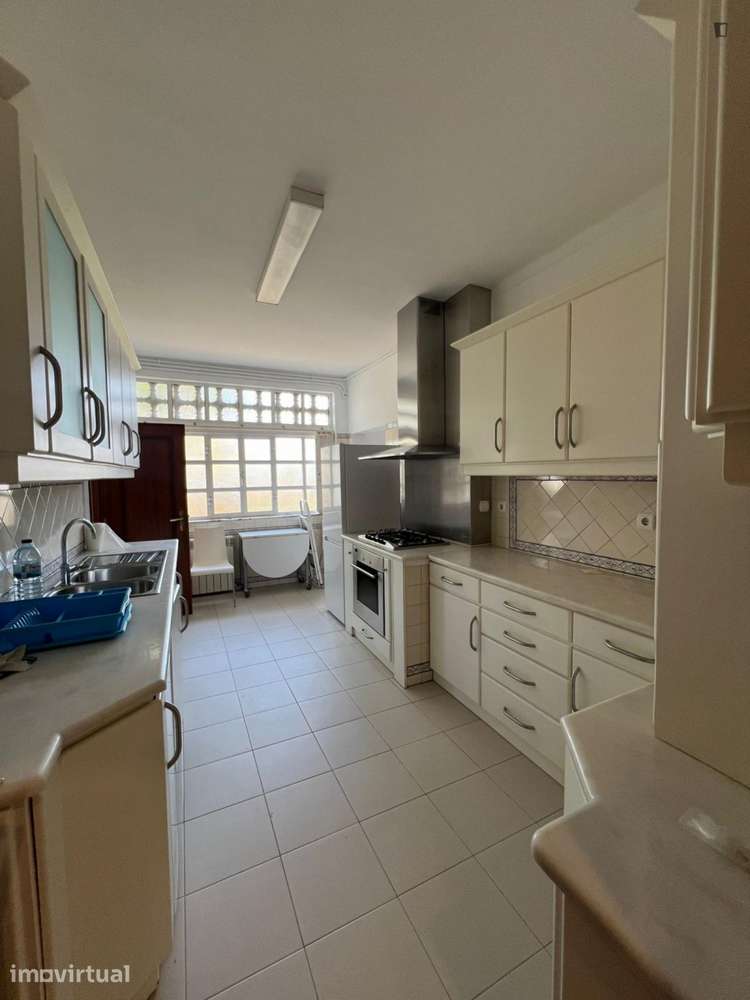 Quarto - localizado em Celas Coimbra Portugal Coimbra - Grande imagem: 4/5