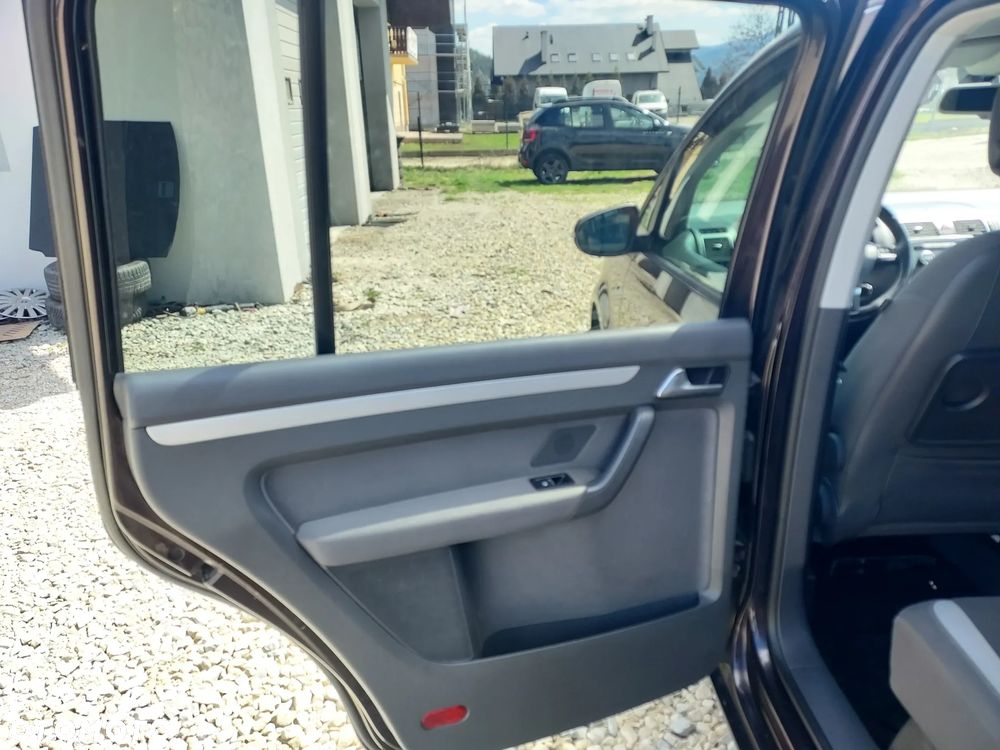 Volkswagen Touran 1.6 TDI DPF BlueMotion Technology Highline - 13