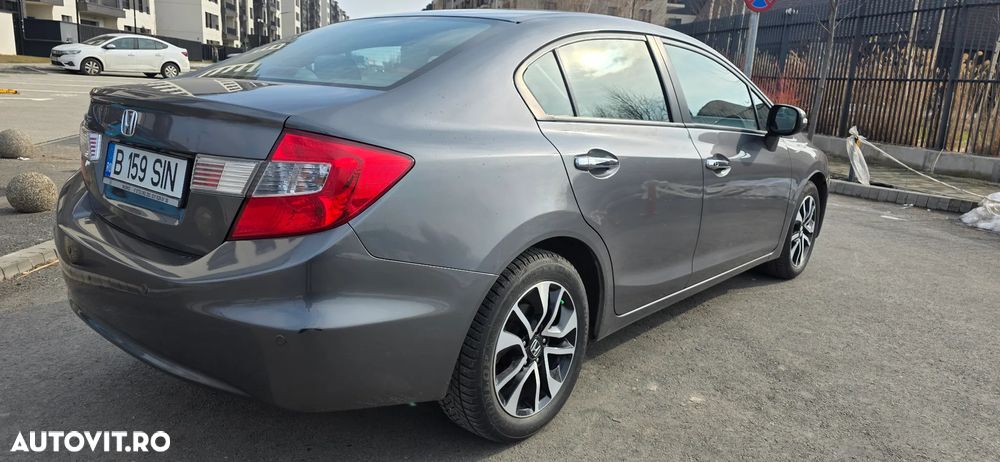 Honda Civic 1.8 MT ES - 5