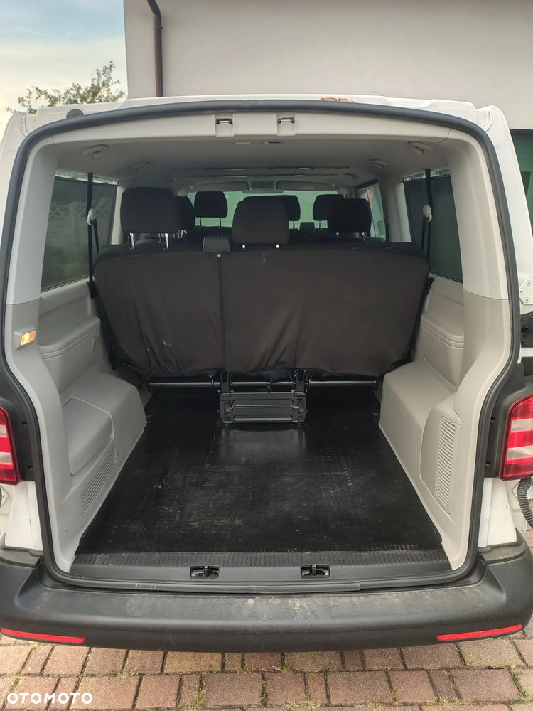 Volkswagen Caravelle - 8