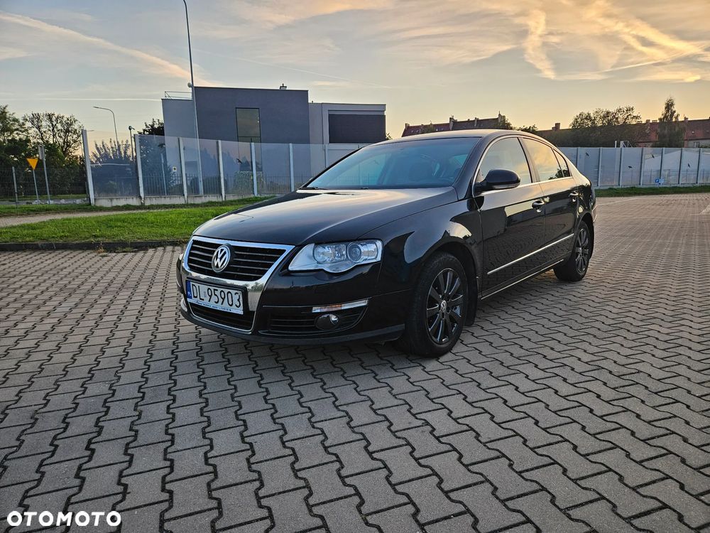 Volkswagen Passat 1.8 TSI Comfortline - 1