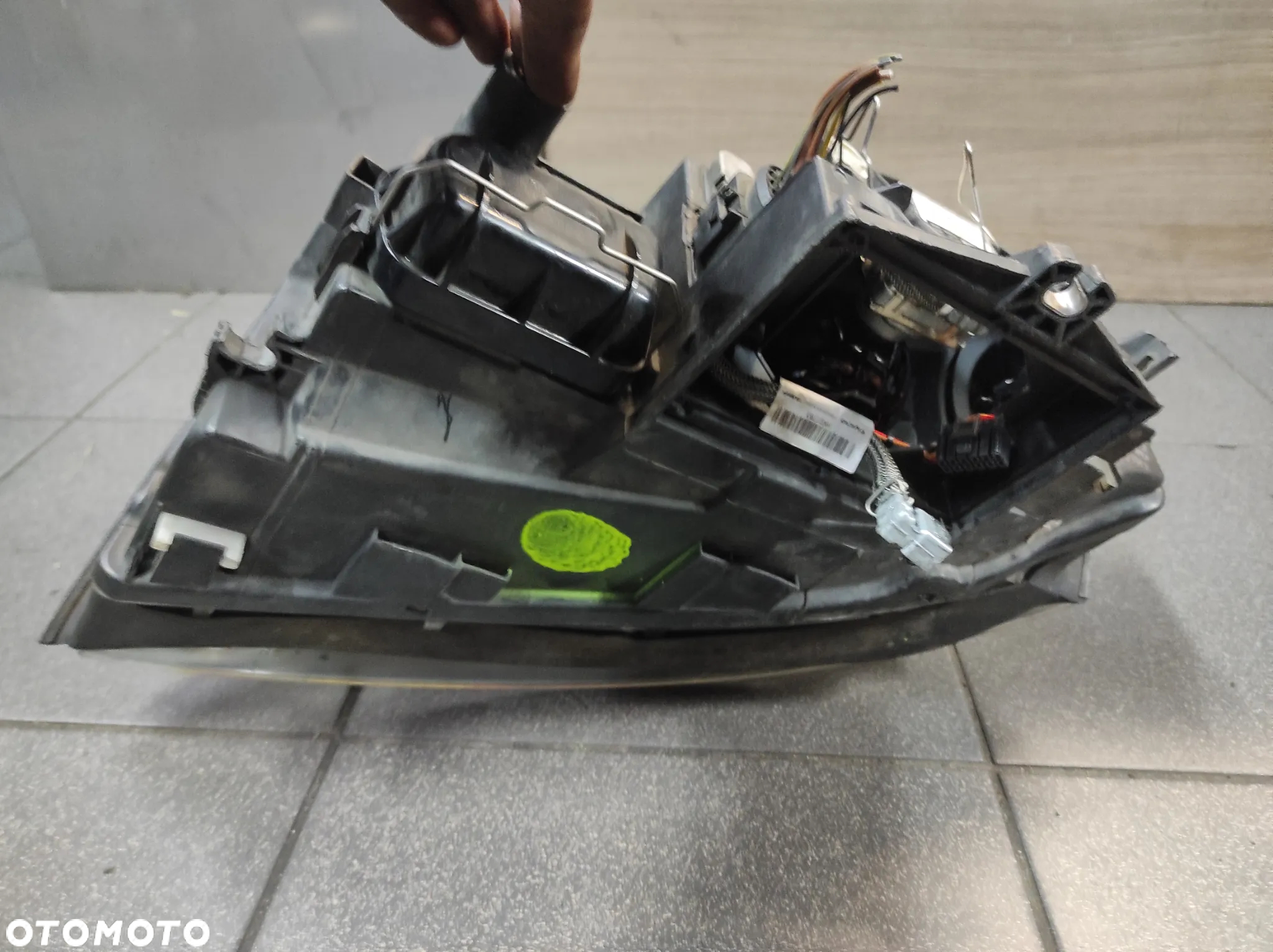 LAMPA PRAWA PRZEDNIA AUDI A4 B6 XENON .3. BRAK 2 ZACZEPÓW WYSYŁKA !!! - 5