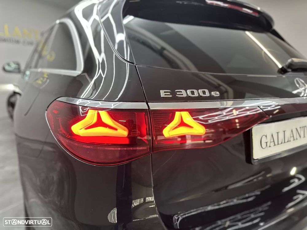 Mercedes-Benz E 300 e Exclusive Line - 48