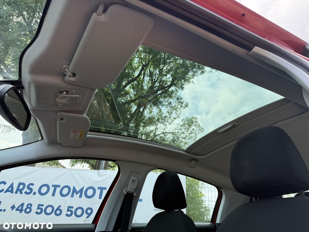 Peugeot 208 - 24