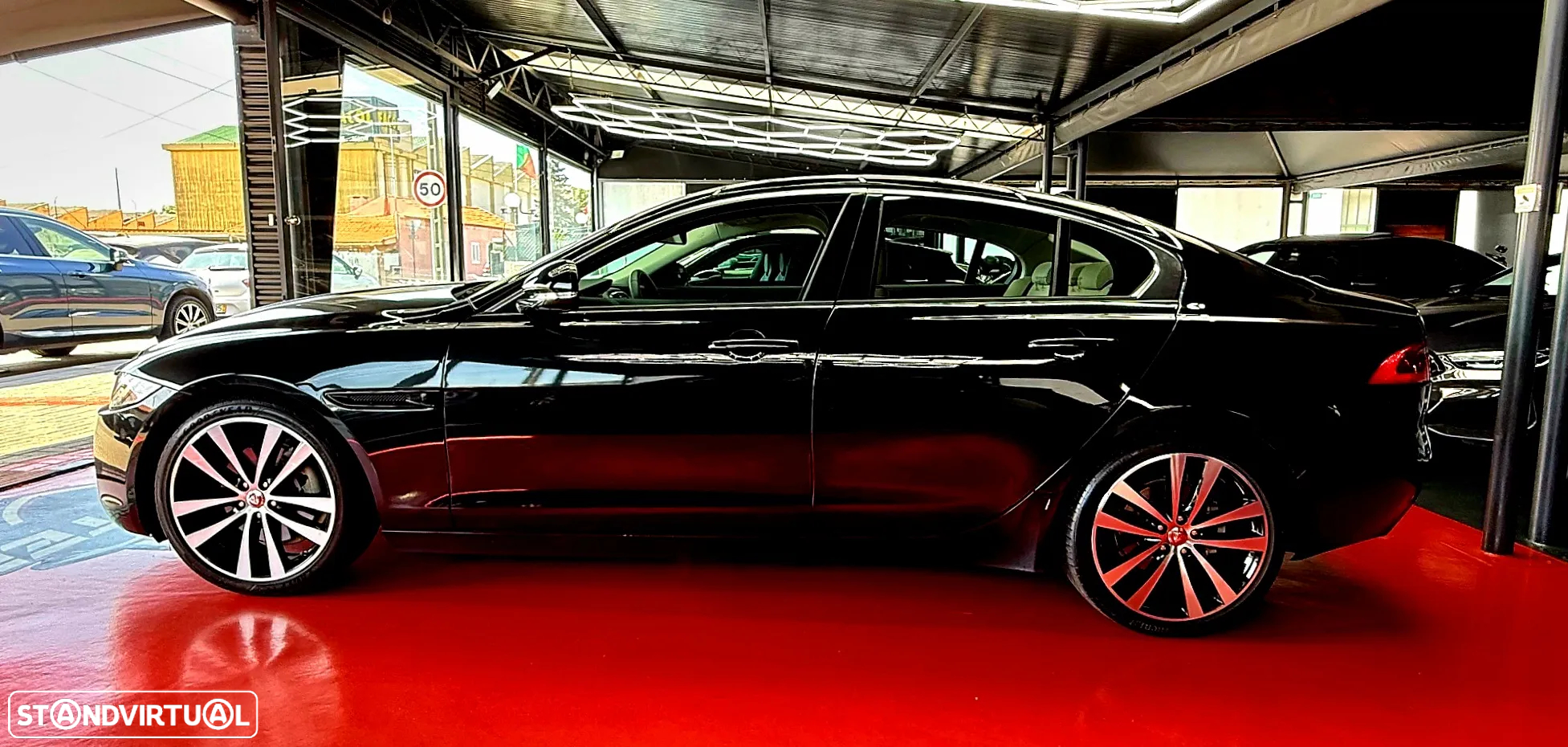 Jaguar XE 2.0 D Prestige Aut. - 4
