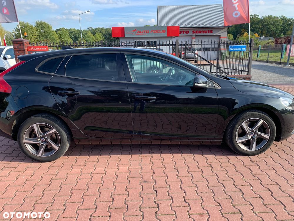 Volvo V40 T2 Momentum - 11