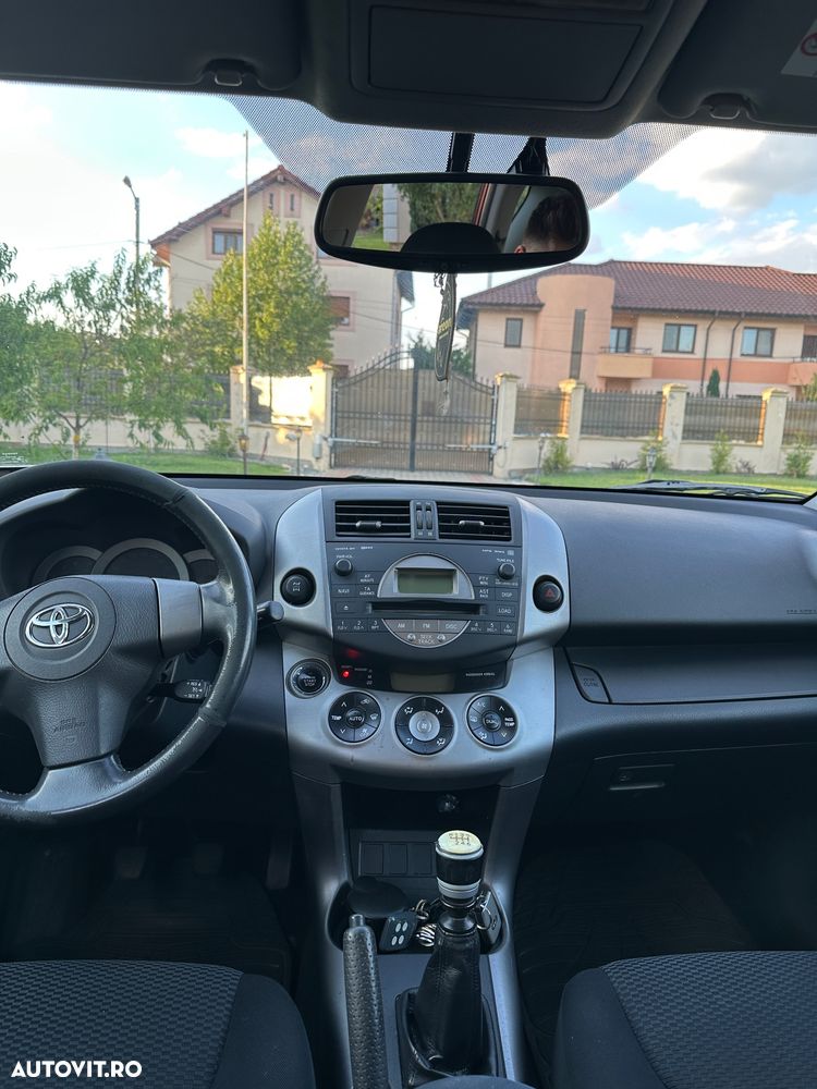 Toyota RAV4 2.2 D-4D Confort - 4