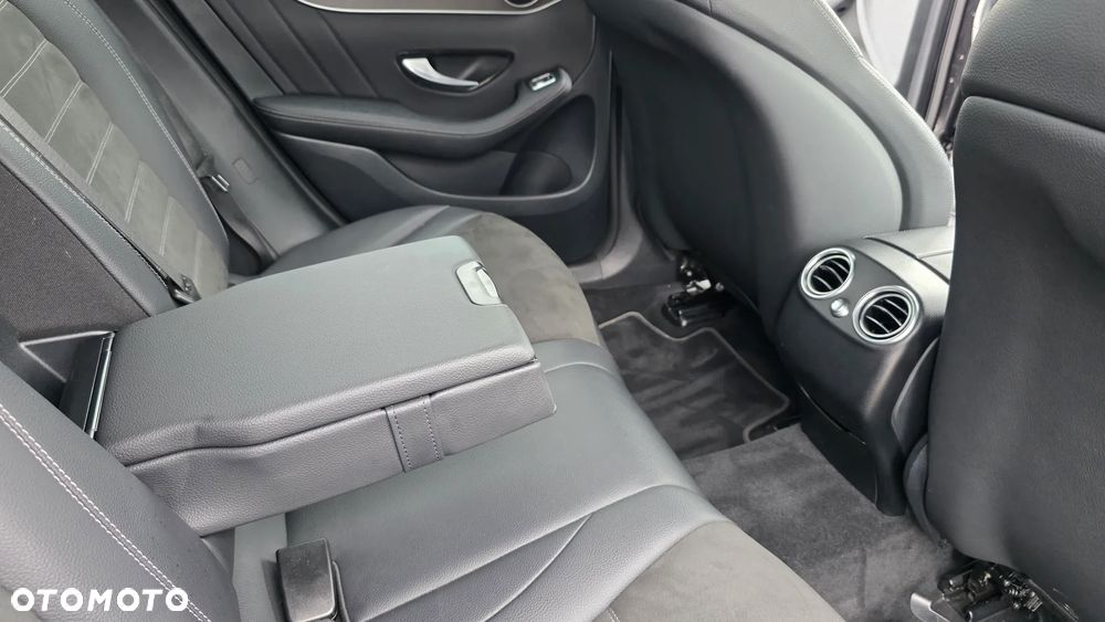 Mercedes-Benz GLC 300 d 4Matic 9G-TRONIC AMG Line - 28