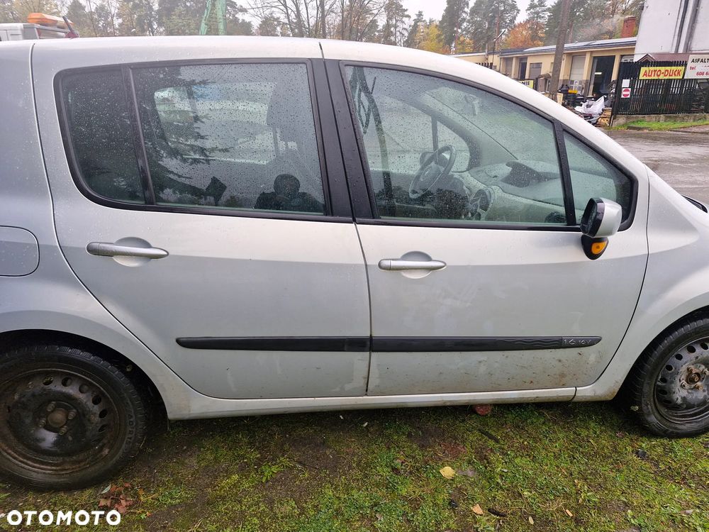 drzwi / przednie tylne / prawe lewe - Renault Modus  (NV632) - 1