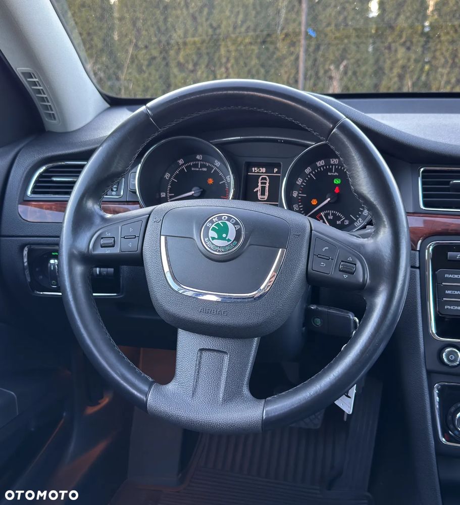 Skoda Superb 3.6 V6 4x4 DSG Elegance - 32