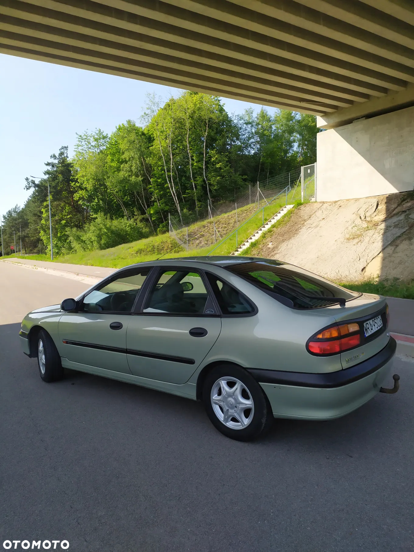 Renault Laguna 1.6 Concorde - 23