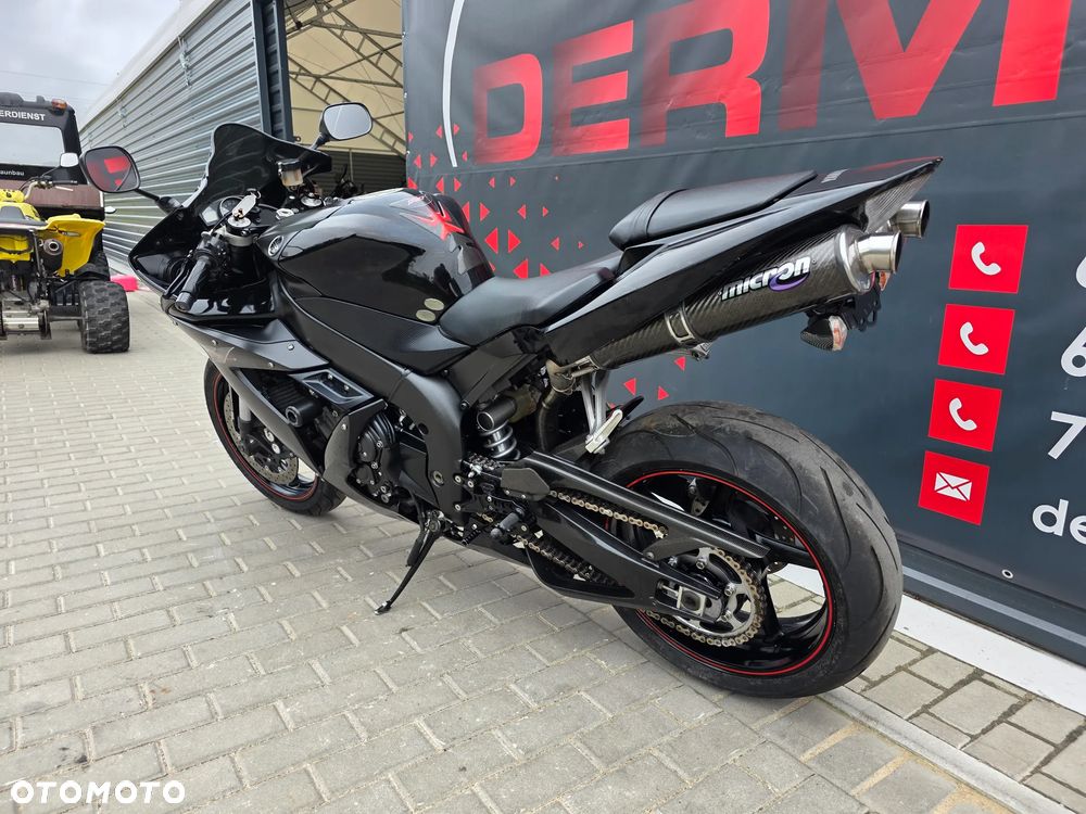 Yamaha R1 - 6