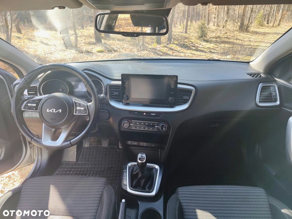 Kia Ceed 1.5 T-GDI M - 9