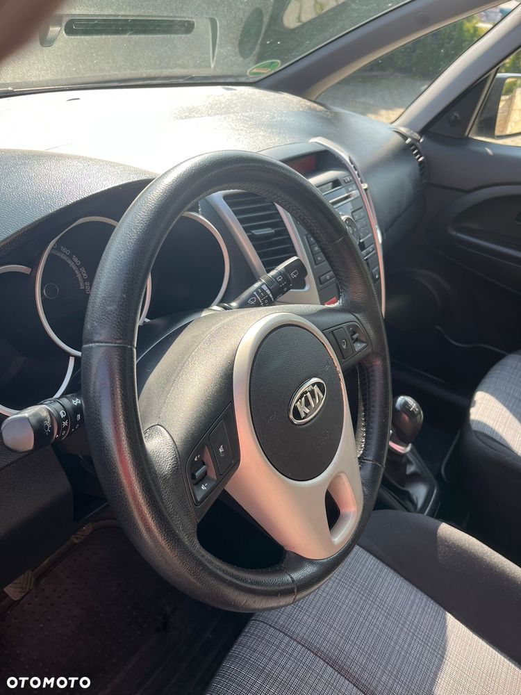 Kia Venga - 17
