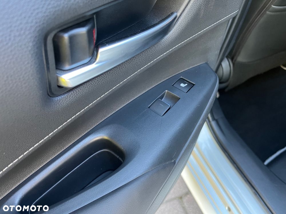 Toyota Corolla 2.0 Hybrid Executive - 17