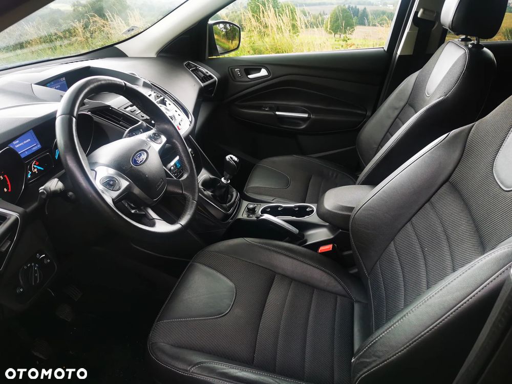 Ford Kuga 2.0 TDCi 4x4 Titanium - 14