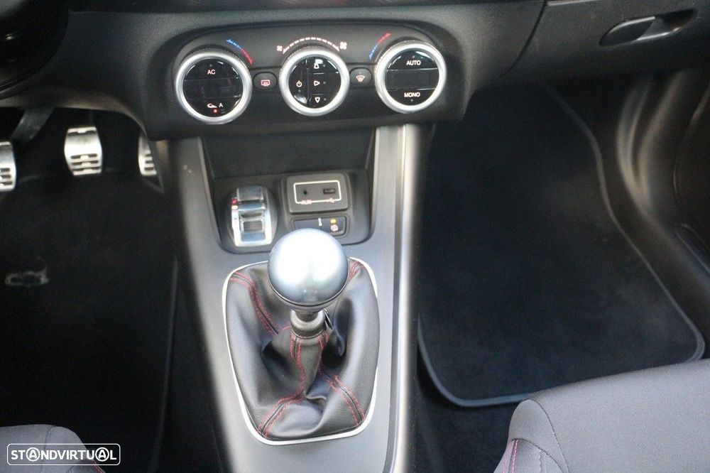 Alfa Romeo Giulietta 1.6 JTDM Sport J18 - 27