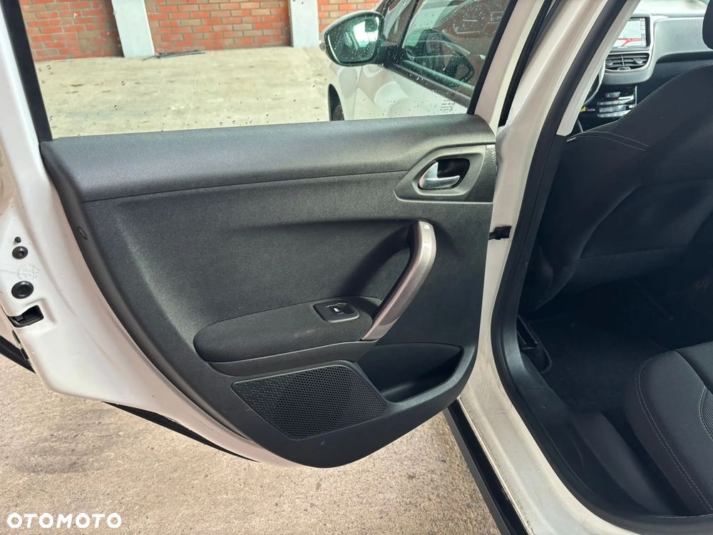 Peugeot 2008 120 VTI Allure - 21
