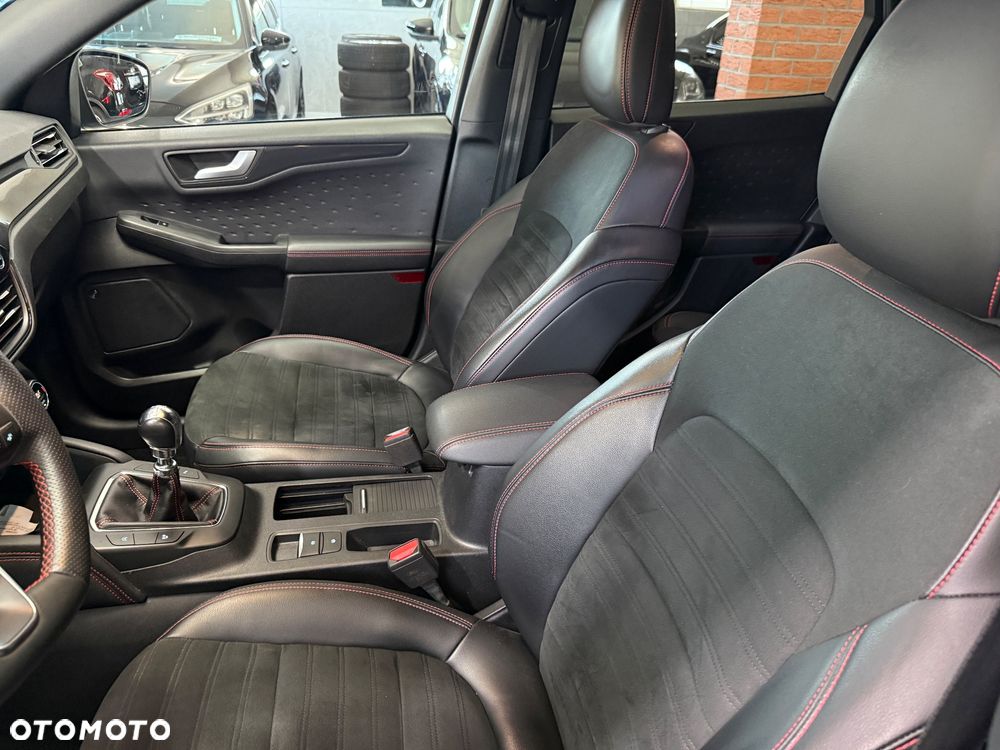 Ford Kuga 1.5 EcoBoost ST-LINE X - 18