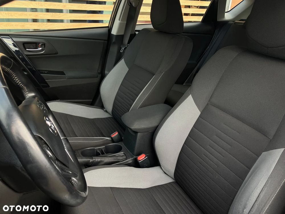 Toyota Auris Hybrid 135 Premium - 34