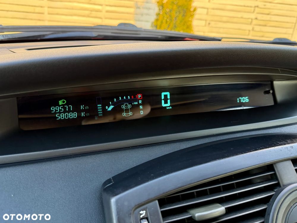 Renault Scenic 2.0 16V Dynamique - 9