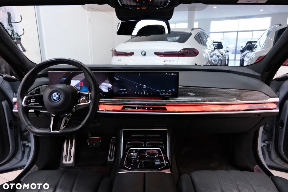 BMW Seria 7 M760e PHEV xDrive Individual Edition sport - 39