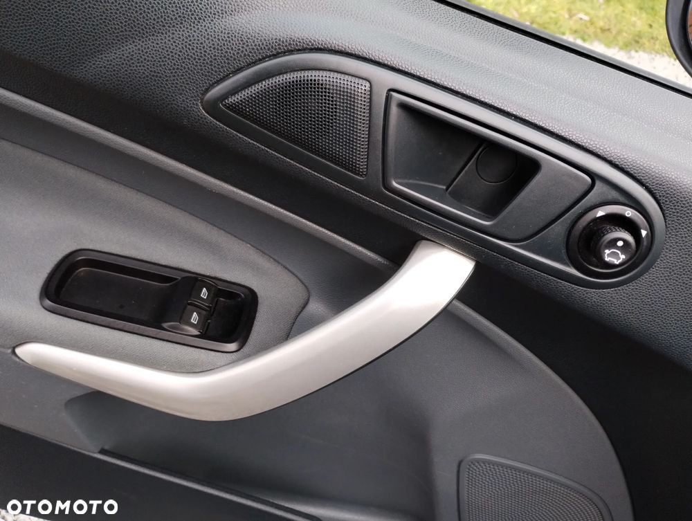 Ford Fiesta 1.25 Titanium - 21