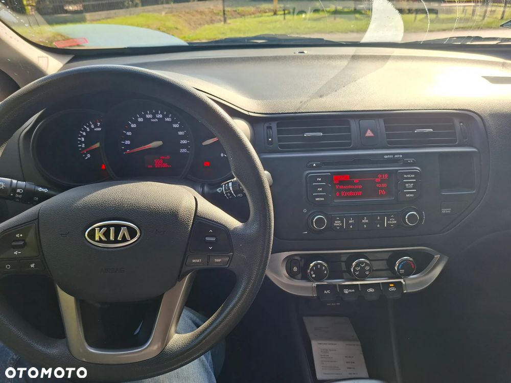 Kia Rio - 25