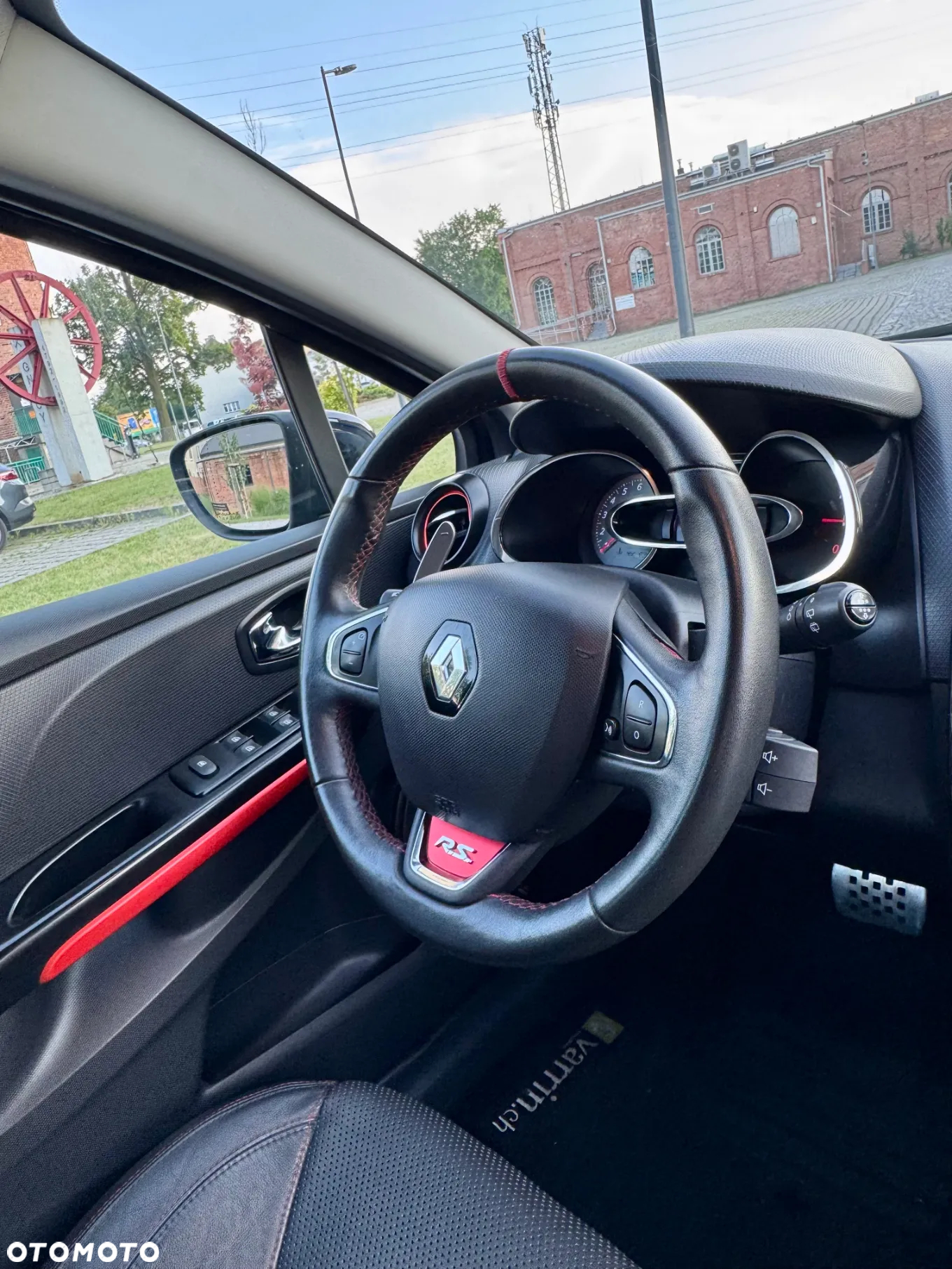 Renault Clio 1.6 R.S.Trophy 220 EDC - 28