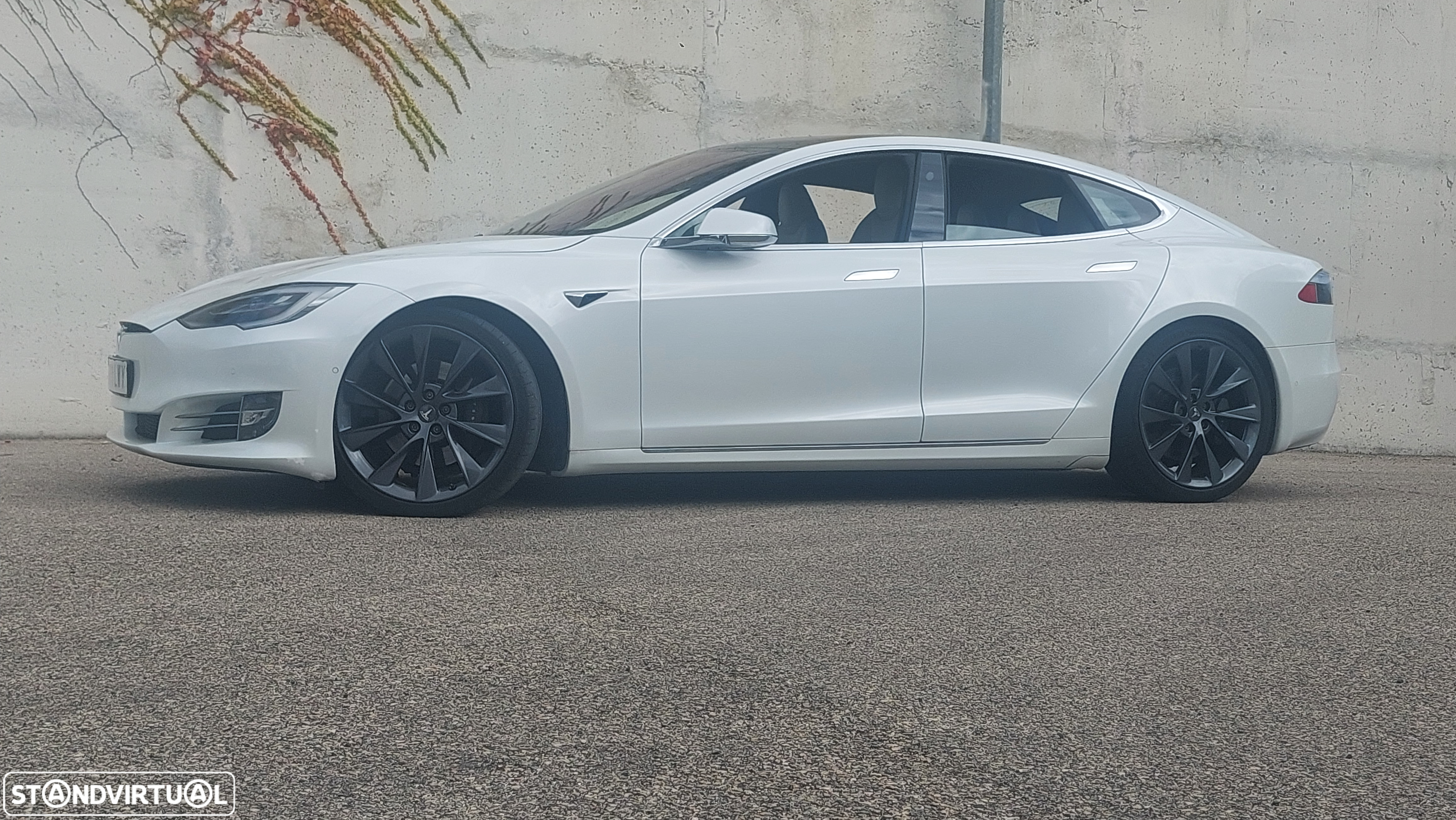 Tesla Model S Long Range - 7