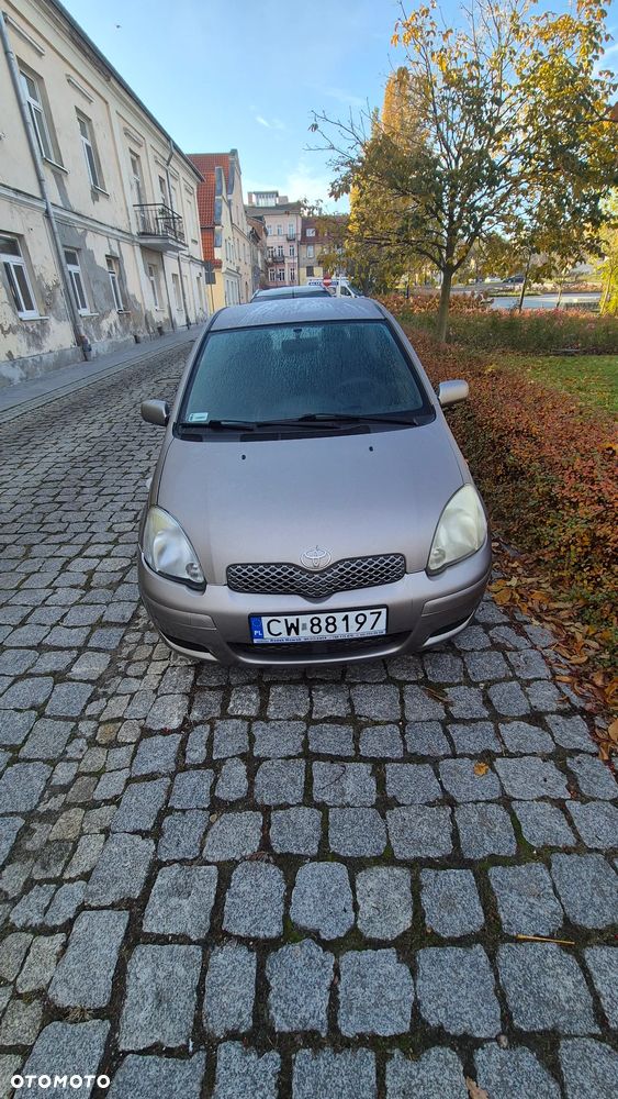 Toyota Yaris 1.3 Terra Plus - 2