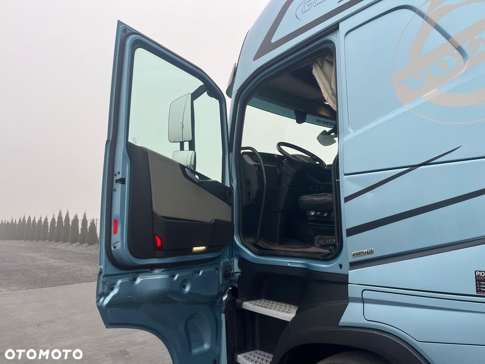 Volvo FH 500 / WERSJA LIMITOWANA / PEŁEN SERWIS / GLOBETROTTER XL / XENON - 17