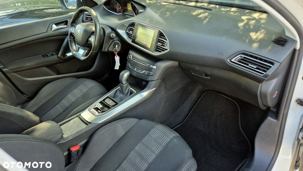 Peugeot 308 BlueHDi FAP 150 EAT6 Stop & Start Allure - 12