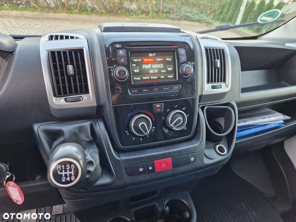 Fiat Ducato Kamper Van 2X Akumulator Webasto Łóżko - 19