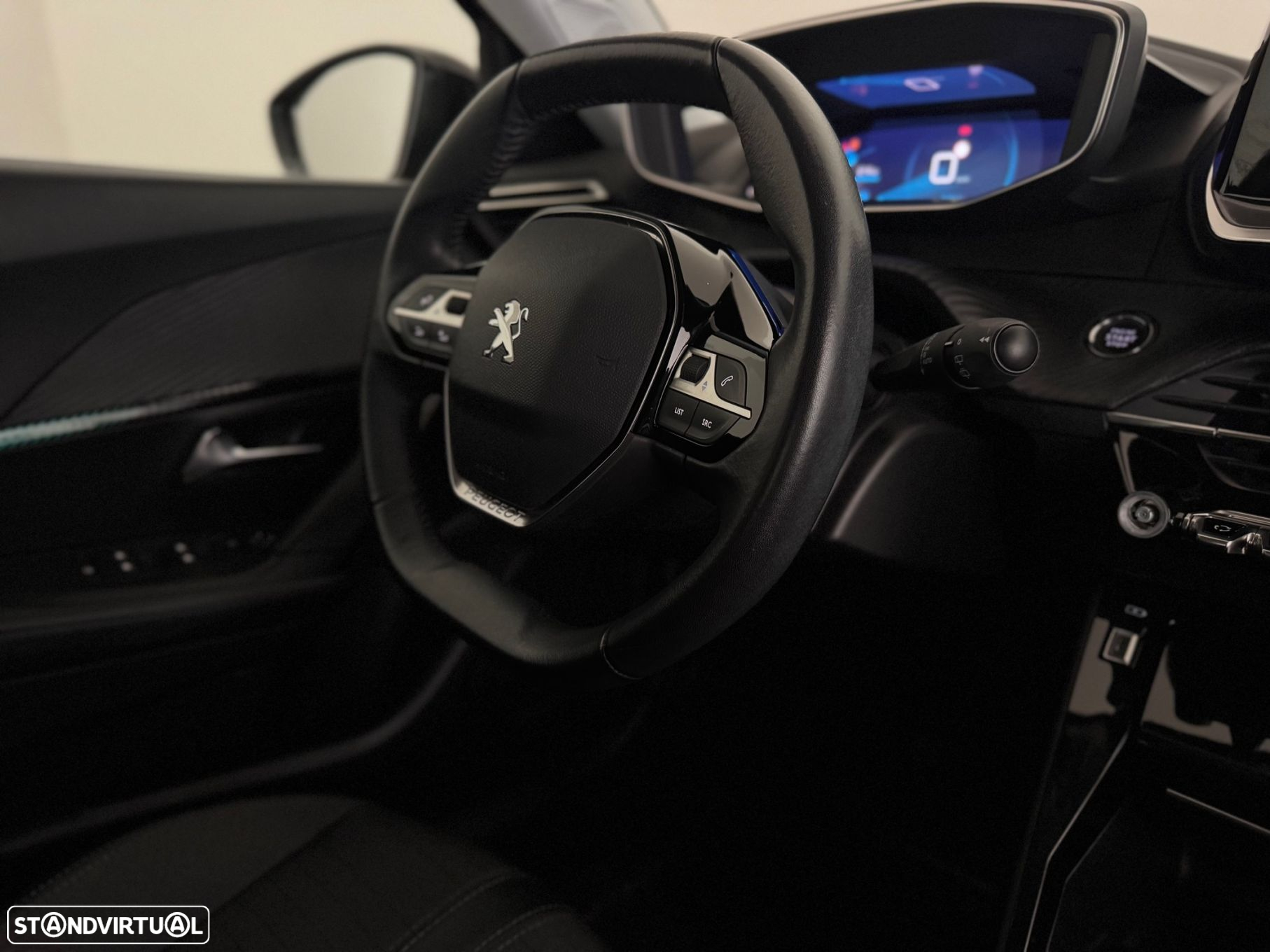 Peugeot 2008 - 4