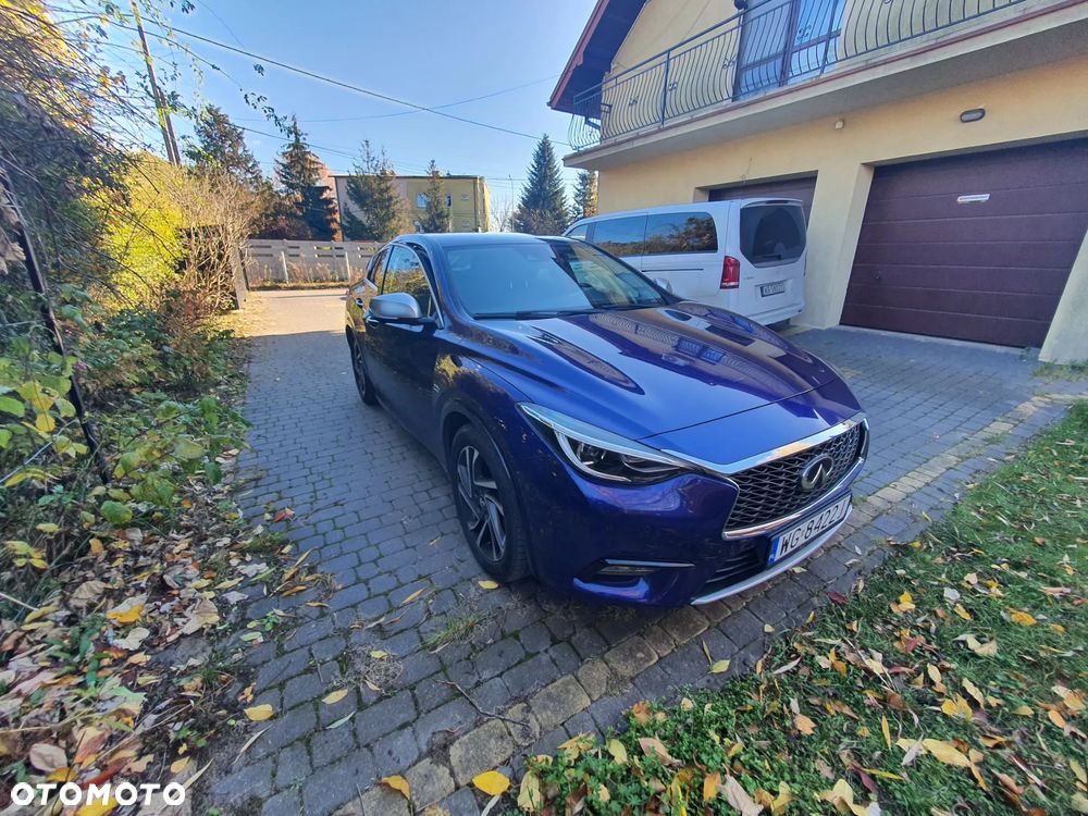 Infiniti Q30 2.2d DCT AWD City Black Edition - 4